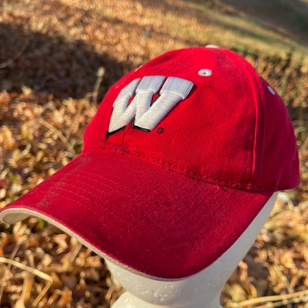 University Wisconsin Badgers W Baseball Hat College HMI Adjustable Red Cap Worn